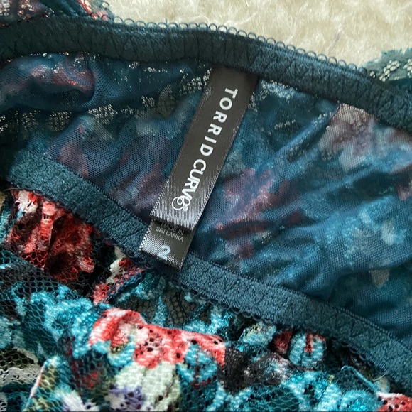 Torrid Curve floral lace camisole - Picture 7 of 9
